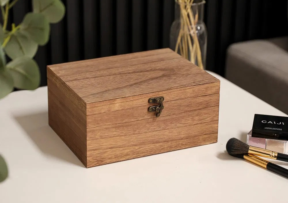 [Góc Chuyên Gia] Hộp Gỗ Thông vs Gỗ Sồi: Loại Nào Bảo Quản Rượu Vang Tốt Hơn?