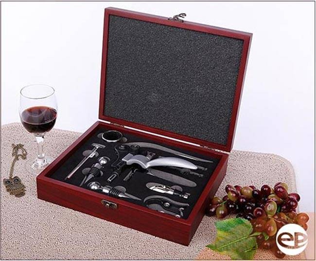 3. So sánh: Hộp gỗ vs. Hộp da vs. Hộp giấy